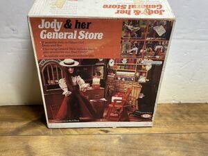 Vtg 1975 Ideal Jody and Her General Store Play Set with Doll and Original Box